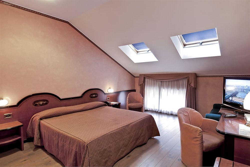 Ih Hotels Milano Puccini Szoba fotó