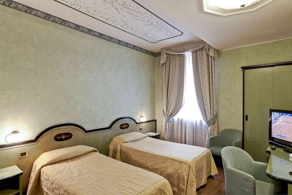 Ih Hotels Milano Puccini Szoba fotó